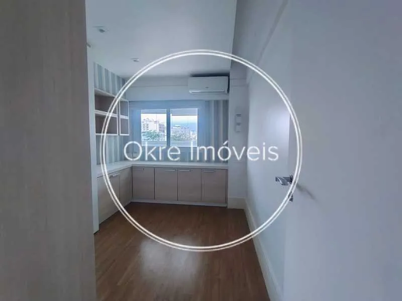 Unfurnished apartment with 2 bedrooms and 3 bathrooms — photo 9