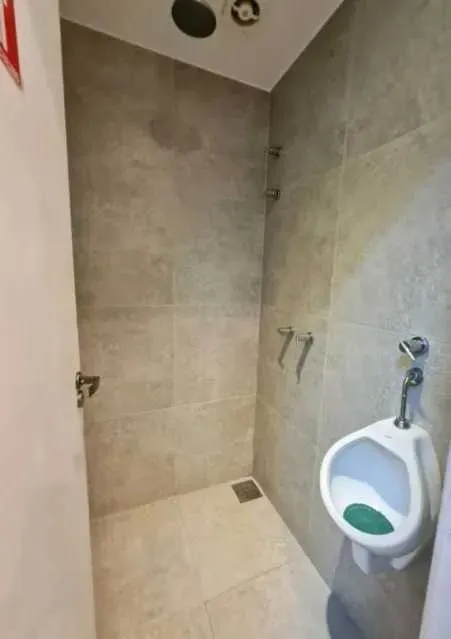 Casa sem mobília com 5 quartos e vaga para 4 carros — photo 7
