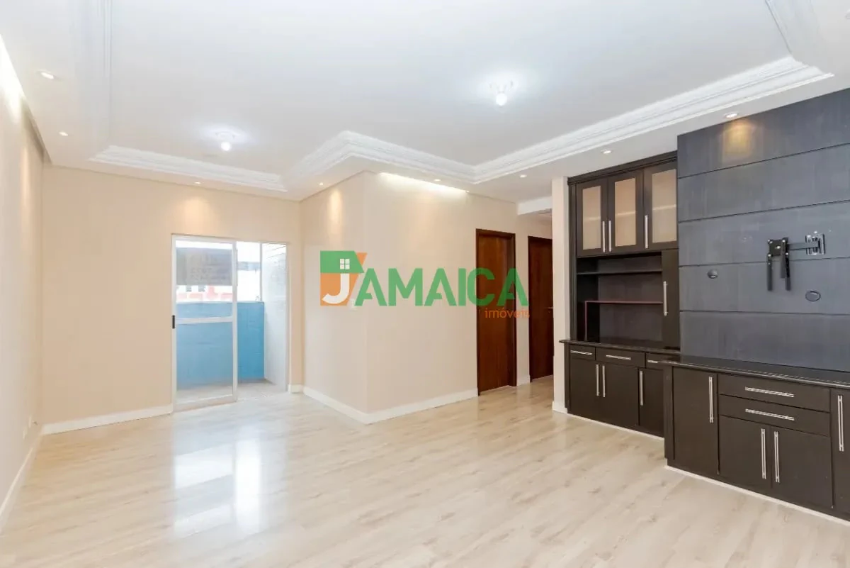 Home office in a 3-bedroom apartment, 80 m²