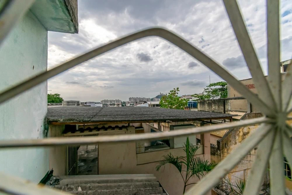 Furnished house with 5 bedrooms and a balcony — photo 82