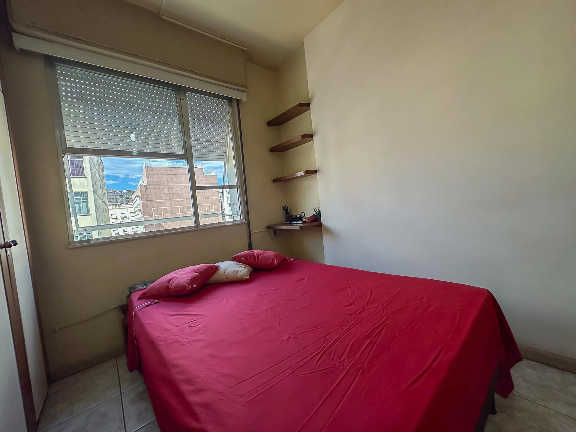 Furnished 2-bedroom apartment with separate kitchen — photo 8