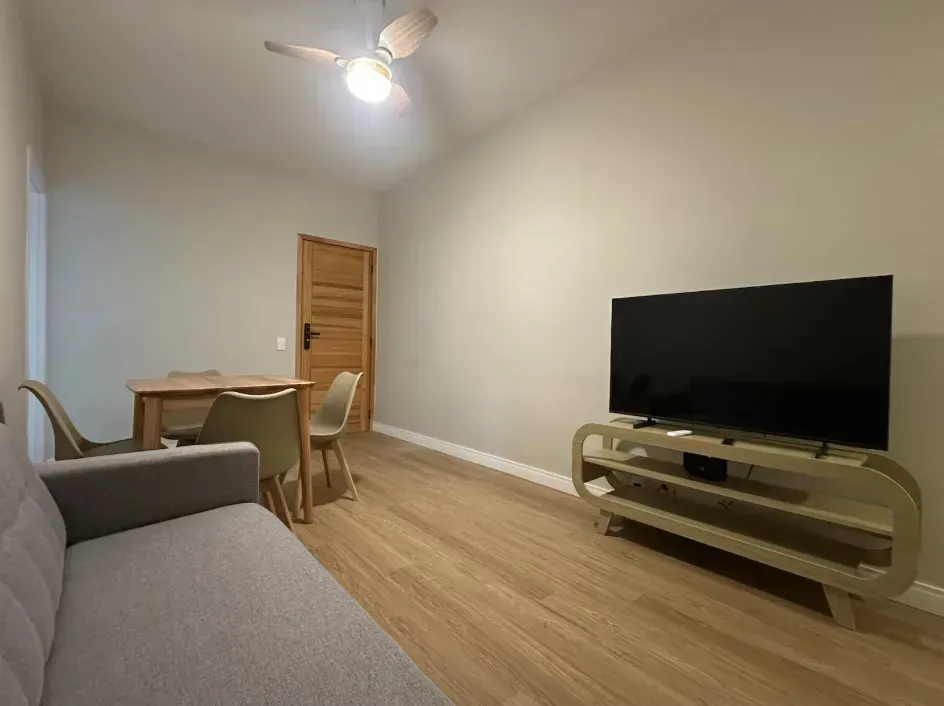 Apartamento de 62 m² com 2 quartos e 2 banheiros — photo 2