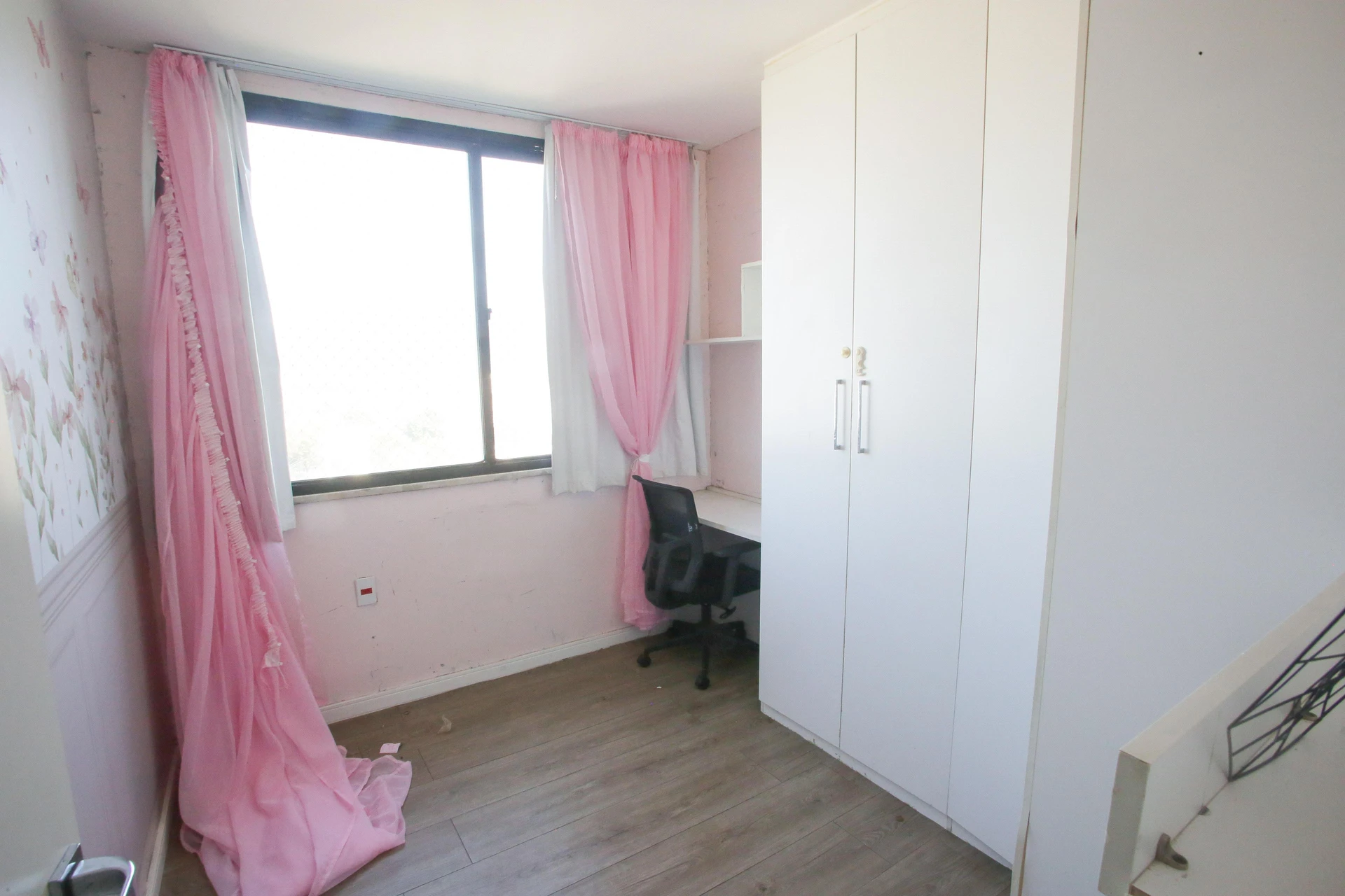 3-bedroom apartment with a balcony and 1 parking space — photo 20