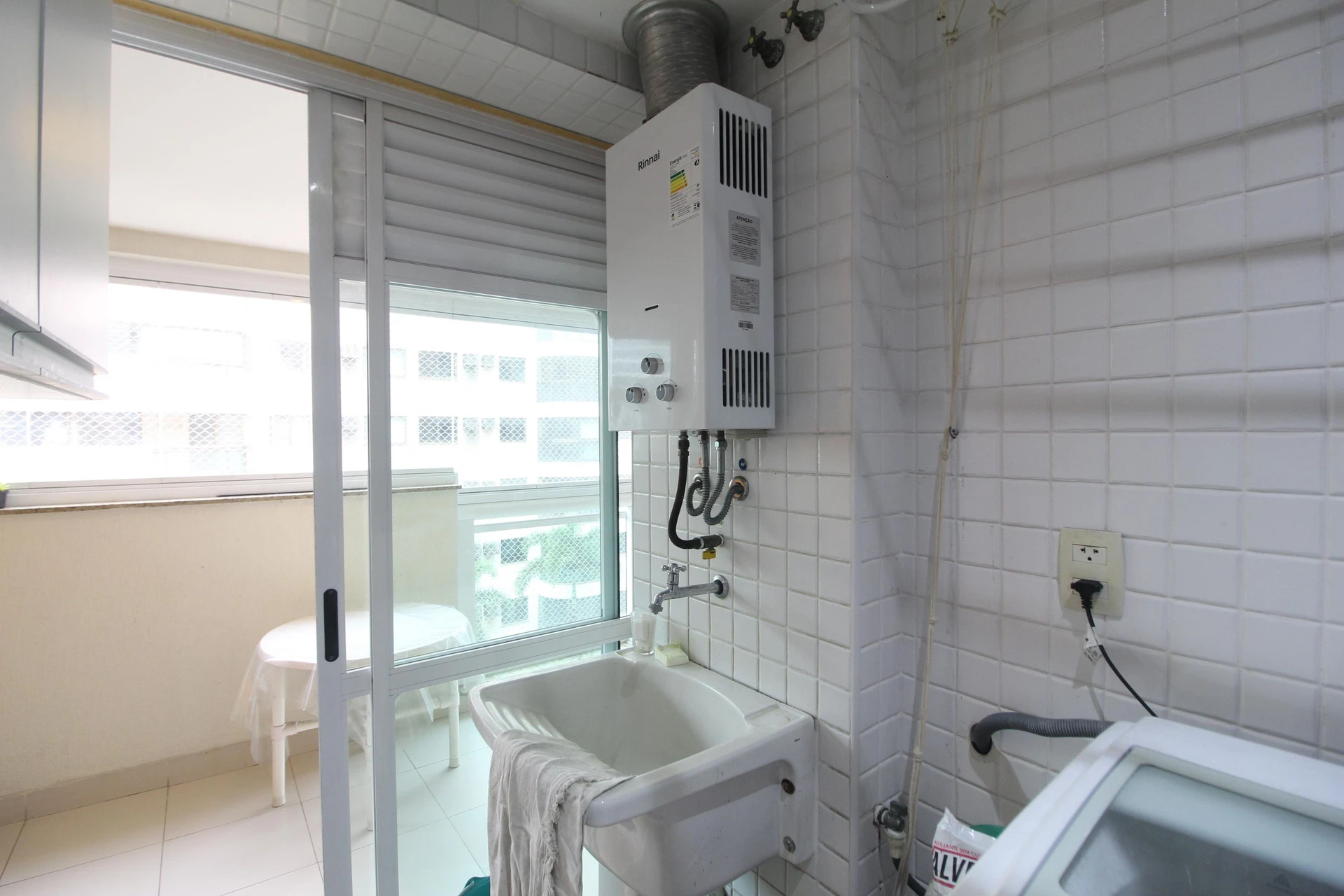 Furnished 3-bedroom apartment with 2 bathrooms — photo 42