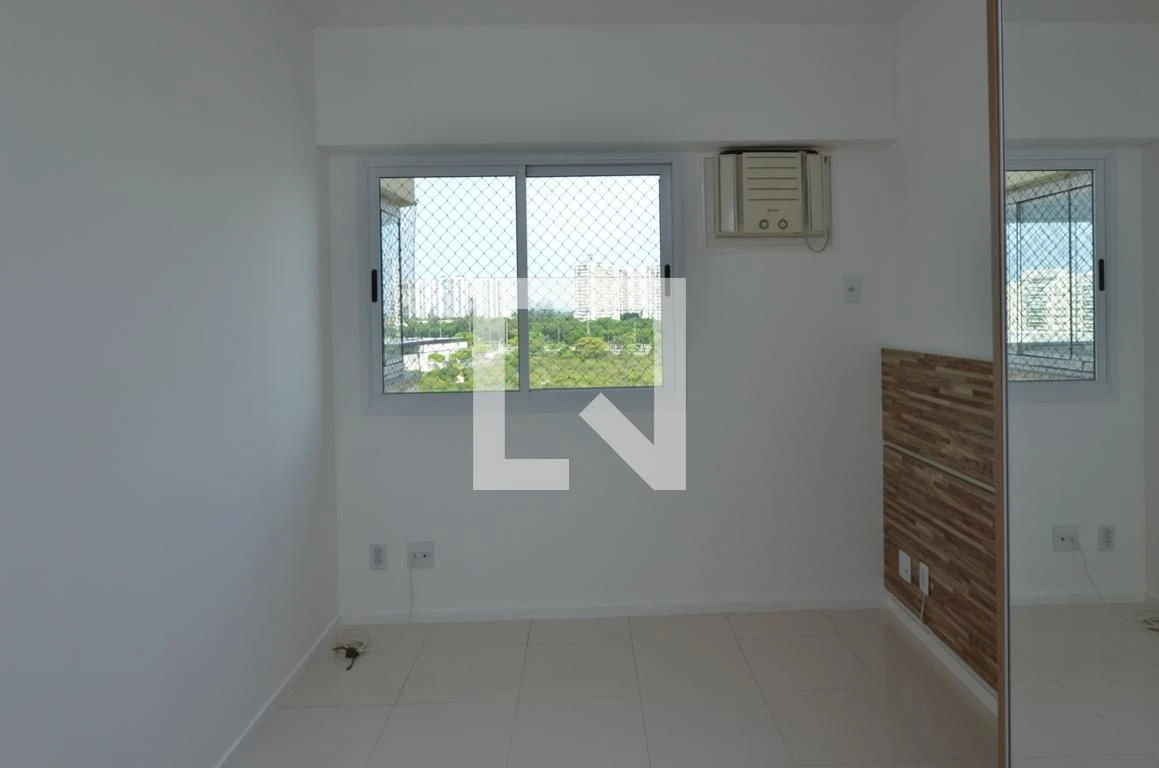 Квартира 80 м² із заскленим балконом та робочим місцем — photo 44