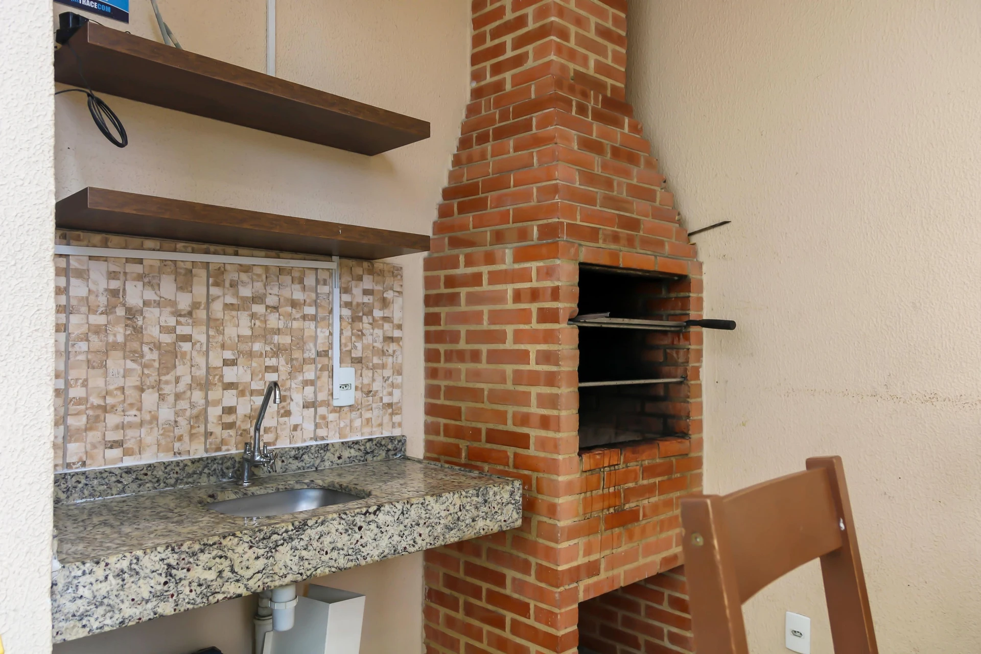 Apartment with 2 bedrooms and a balcony — photo 20