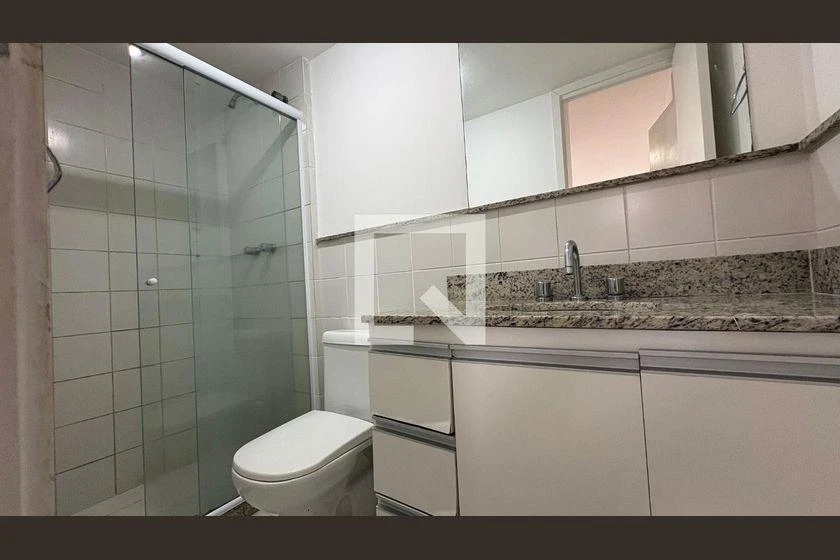 2-bedroom apartment in a building with a gym — photo 16