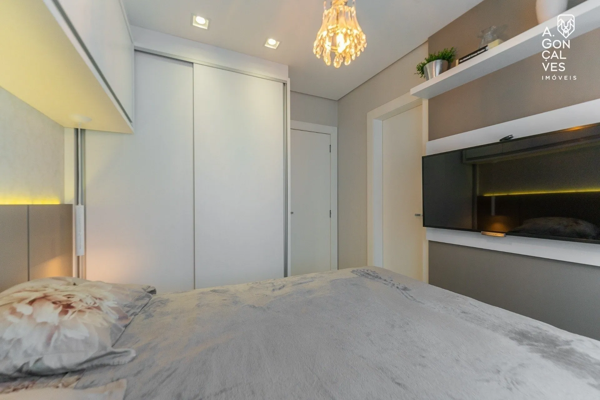 Квартира с 3 спальнями, 5 санузлами и 3 местами — photo 19
