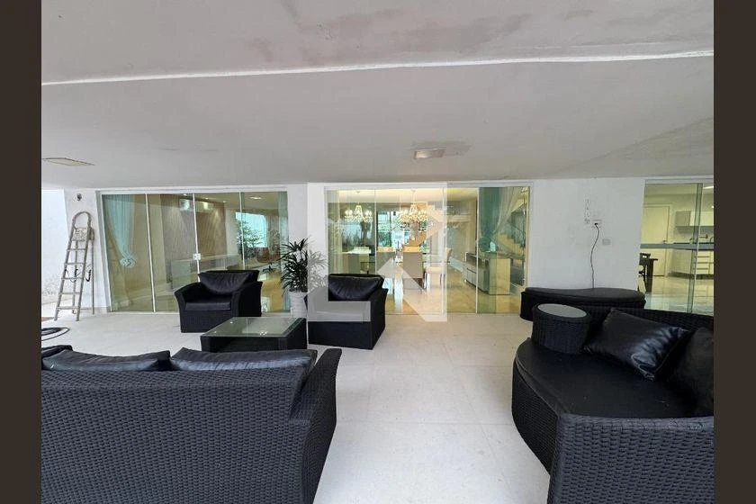 5 quartos e banheira: casa de 1000 m² — photo 26