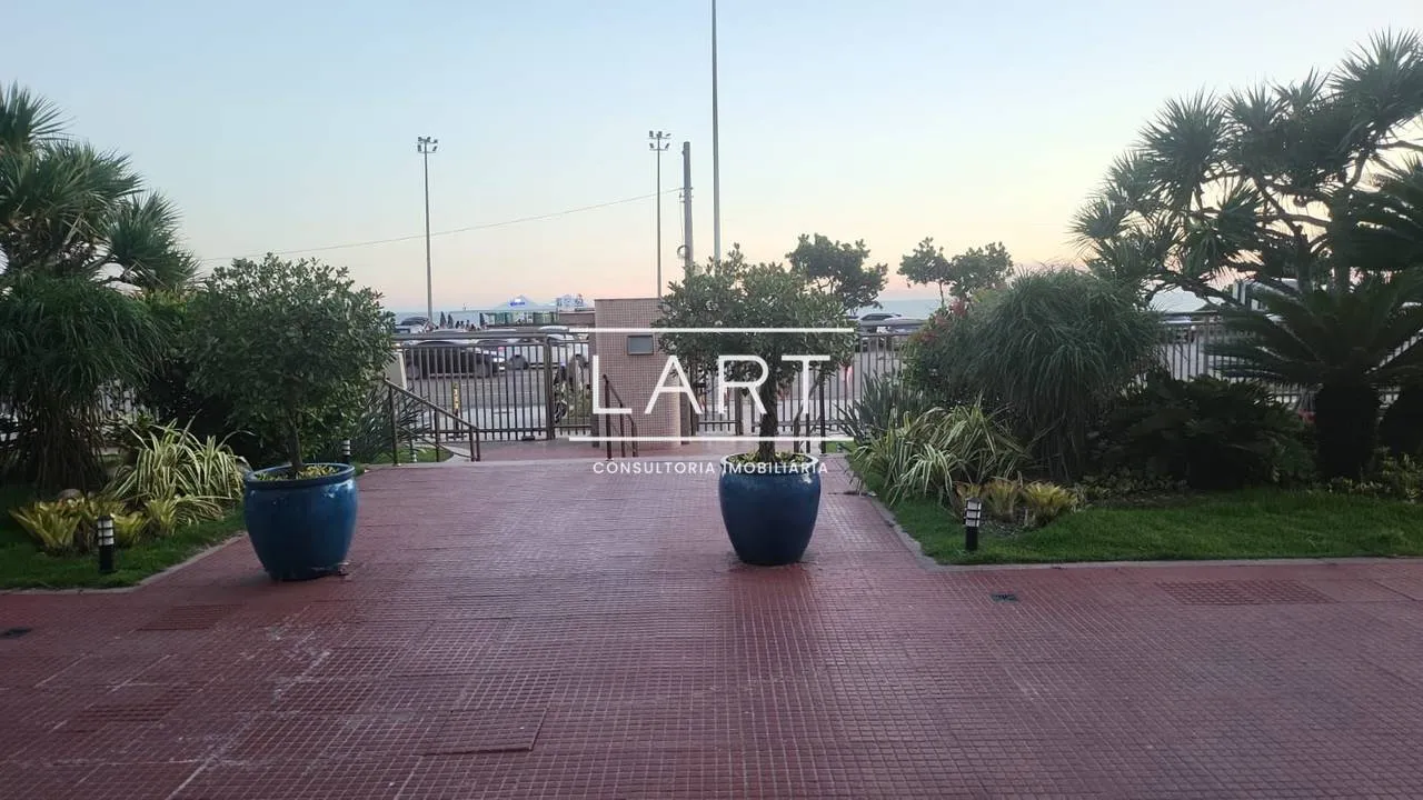 Rental apartment with 2 bedrooms, balcony and 1 parking spot — photo 35