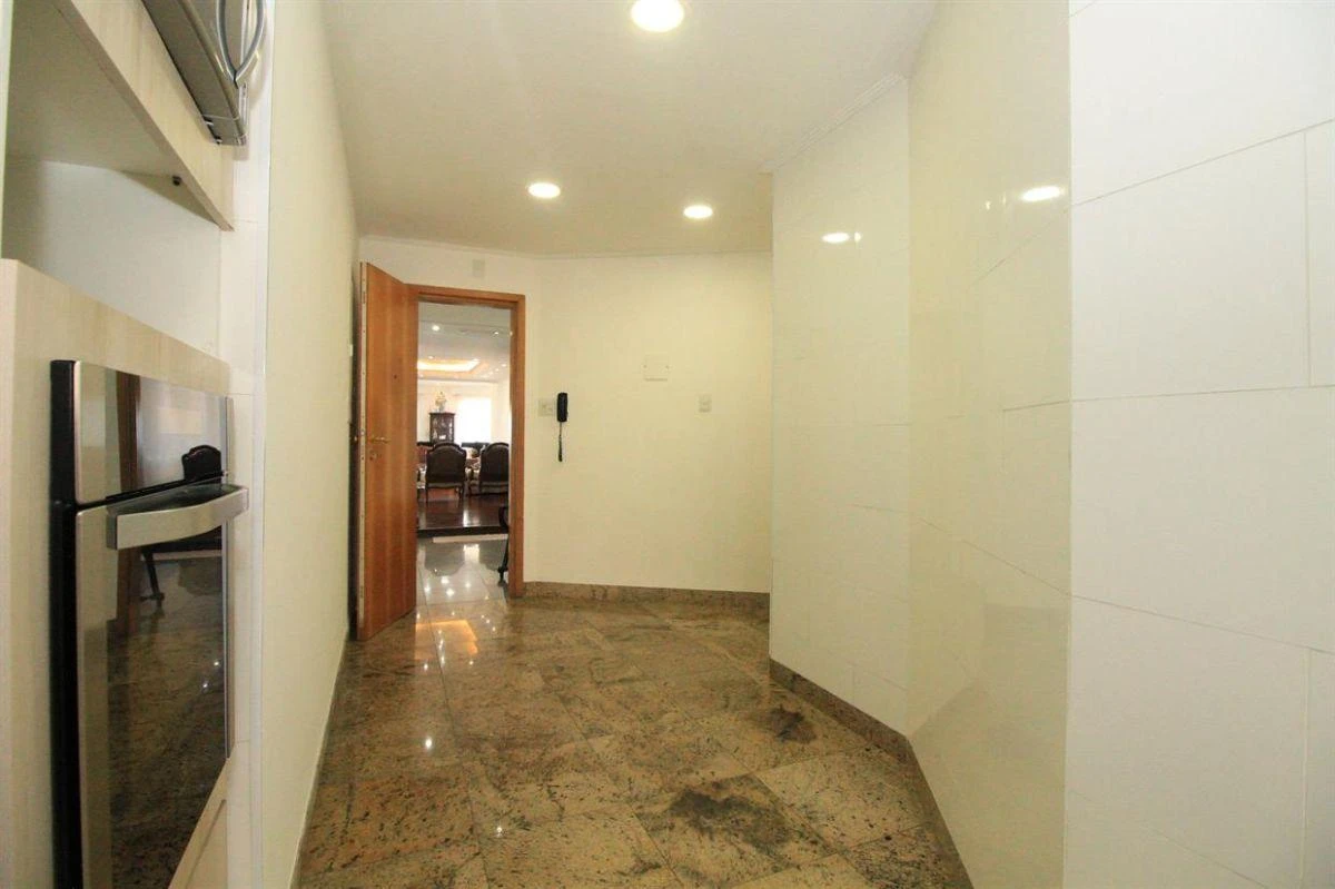 Furnished 4-bedroom apartment with 2 en-suites and 274 m² — photo 10