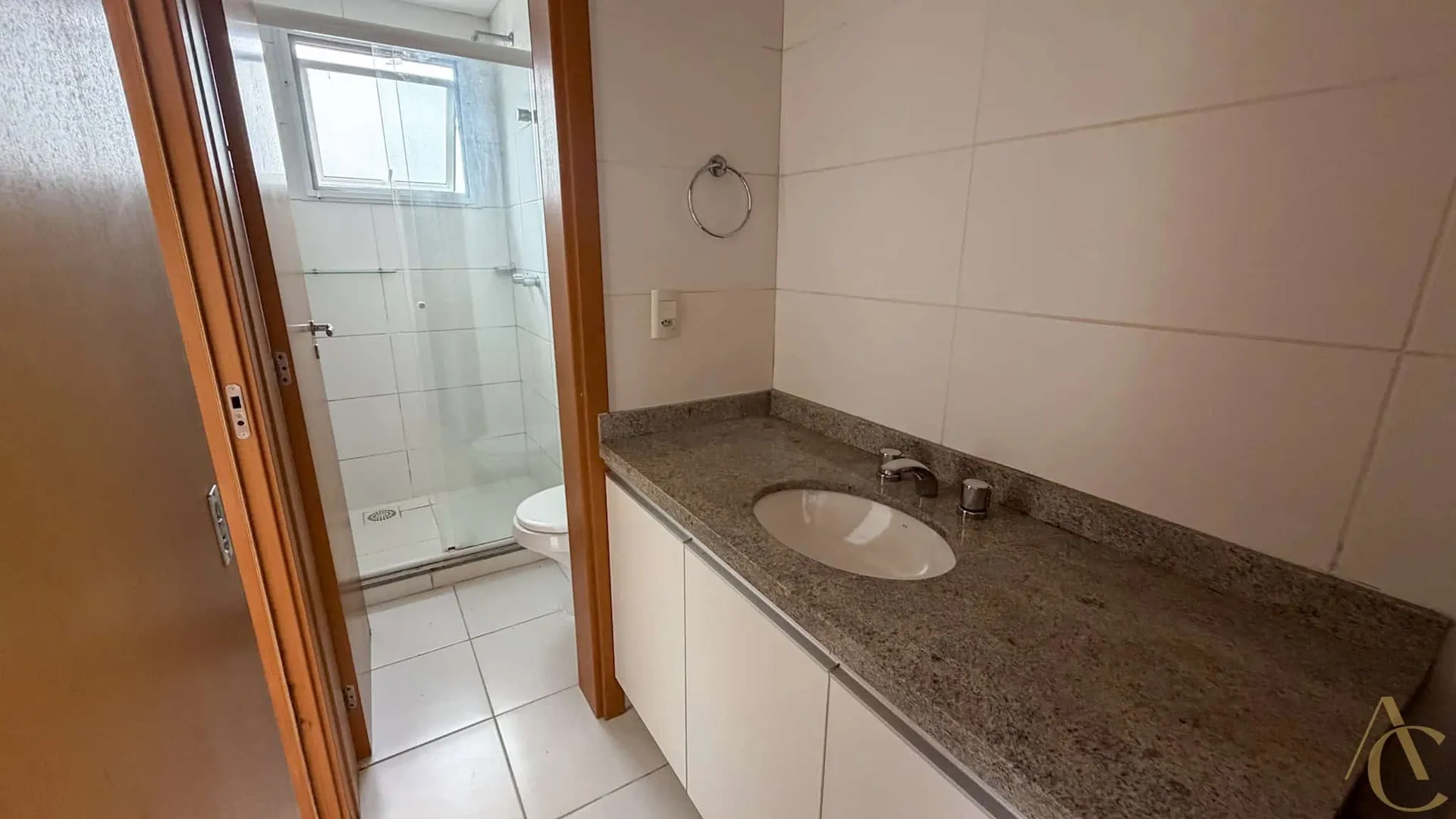 149 m² furnished apartment with a built-in grill on the balcony — photo 48