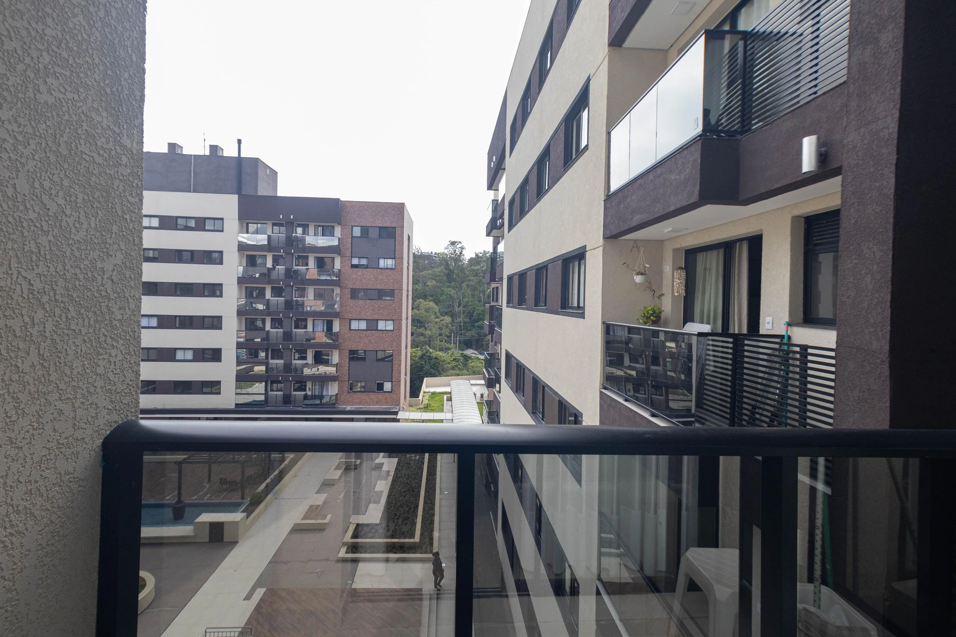 2-bedroom apartment with a washing machine in Curitiba — photo 31