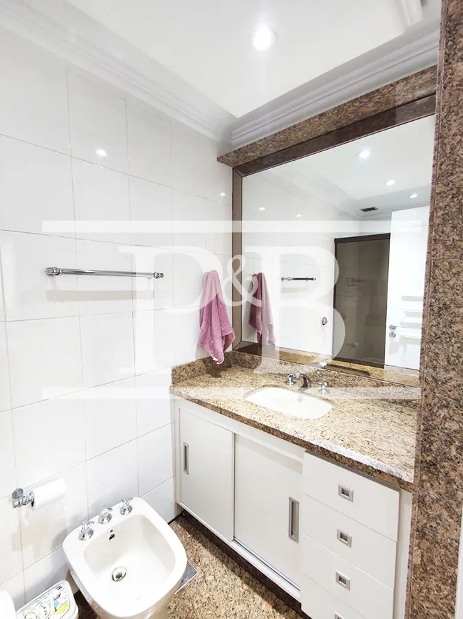 Apartamento para alugar com 3 dormitórios e varanda de vidro — photo 25