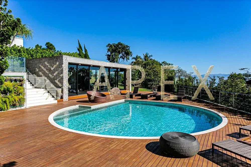 6 en-suite bedrooms, 9 bathrooms, 1600 m² and BBQ — photo 37