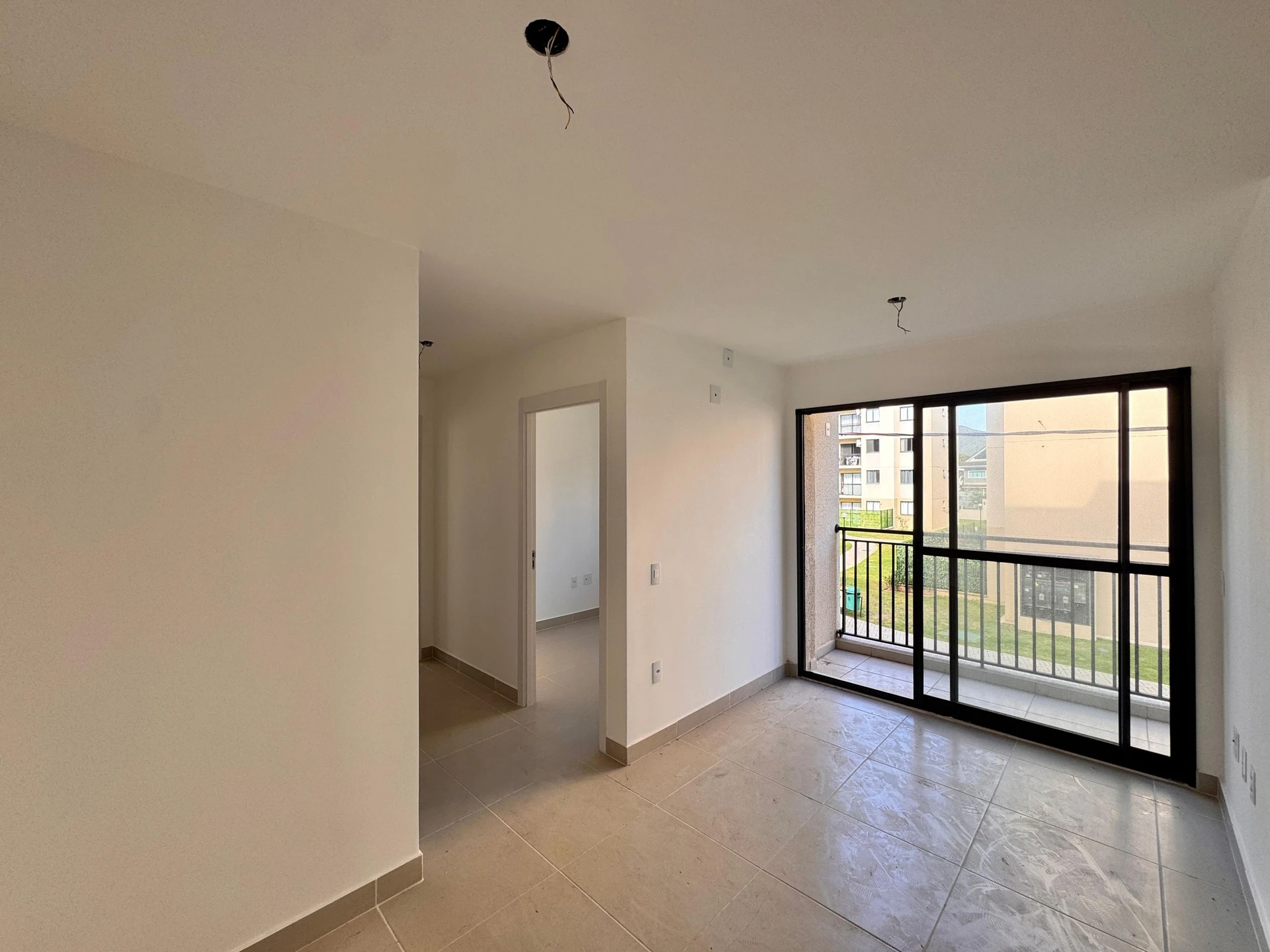 Unfurnished 2-bedroom apartment with parking and balcony — photo 9