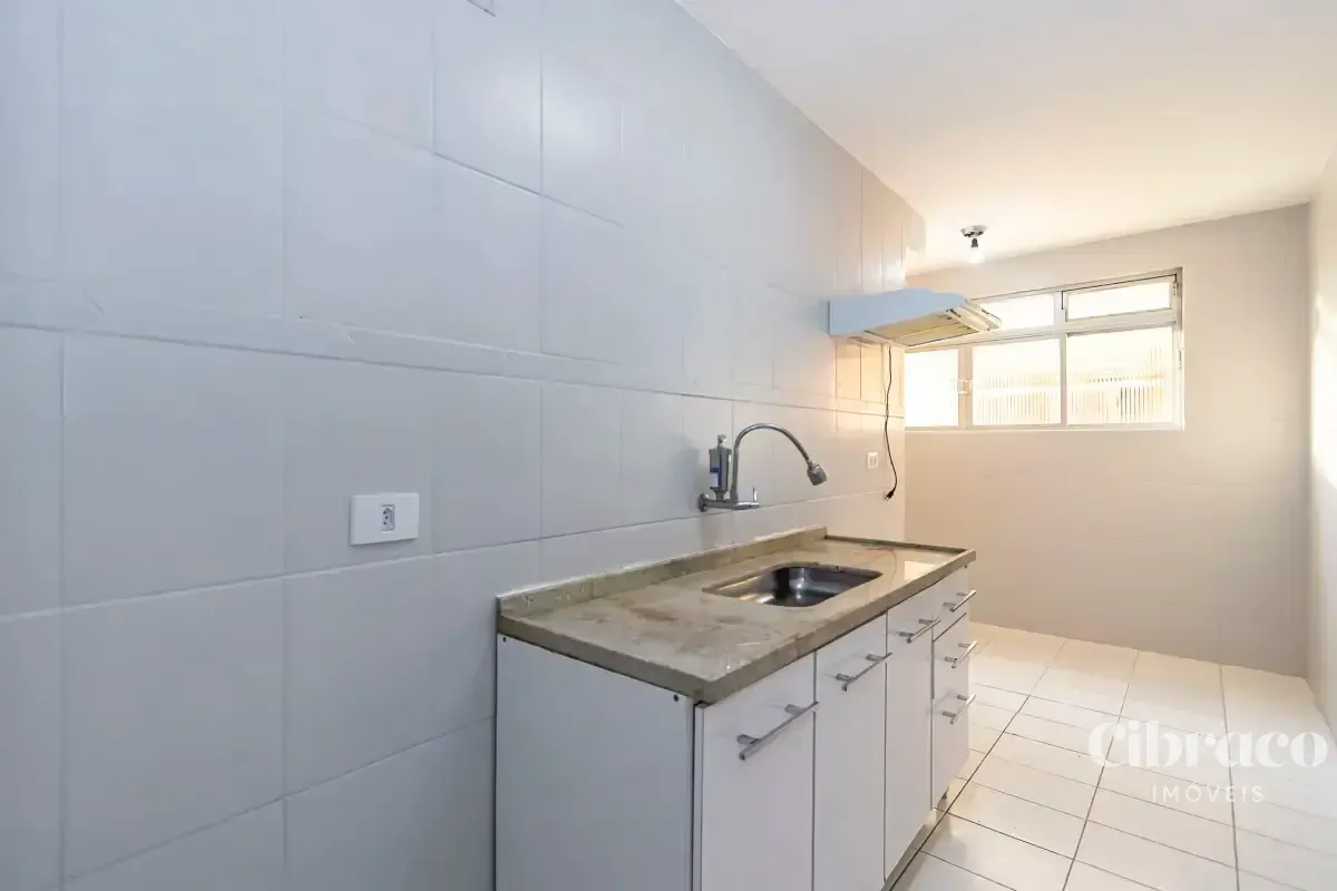 Apartamento de aluguel com 2 quartos e piso de madeira — photo 30
