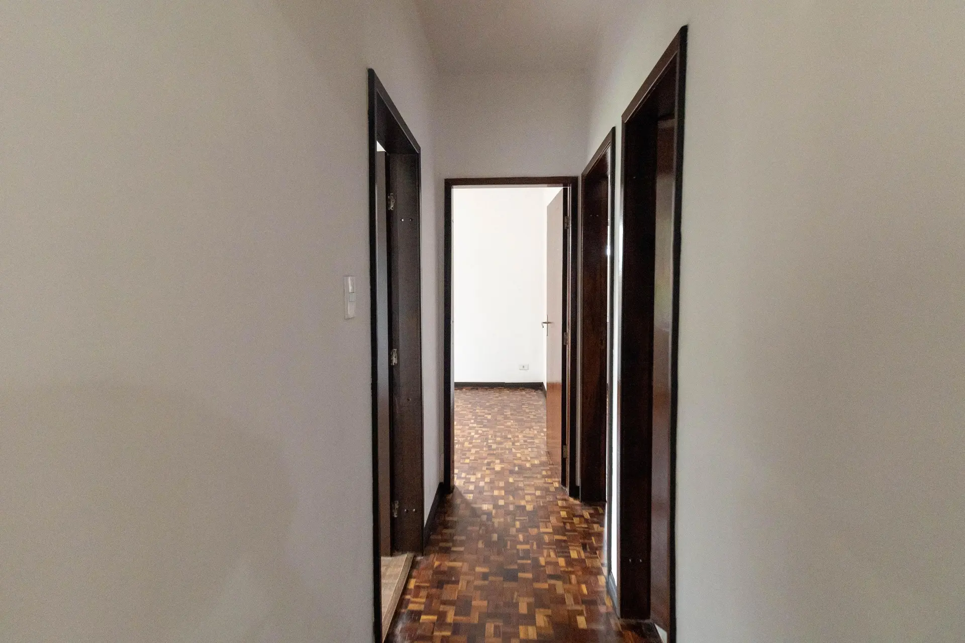 House, 195 m², with floor-to-ceiling windows — photo 53