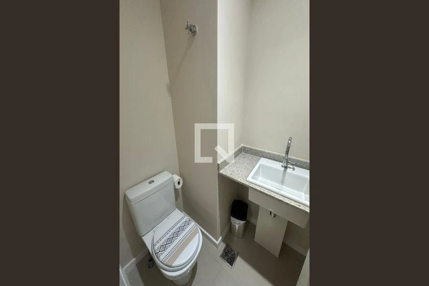 Furnished 2-bedroom apartment with balcony — photo 47