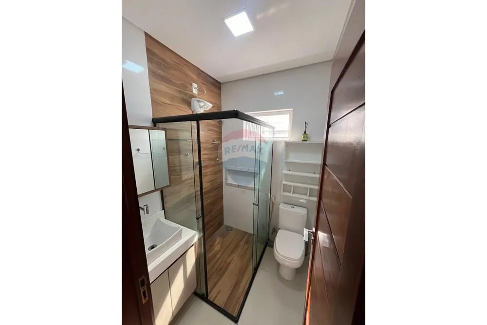 Unfurnished single-story house with 3 bedrooms and 2 suites — photo 12