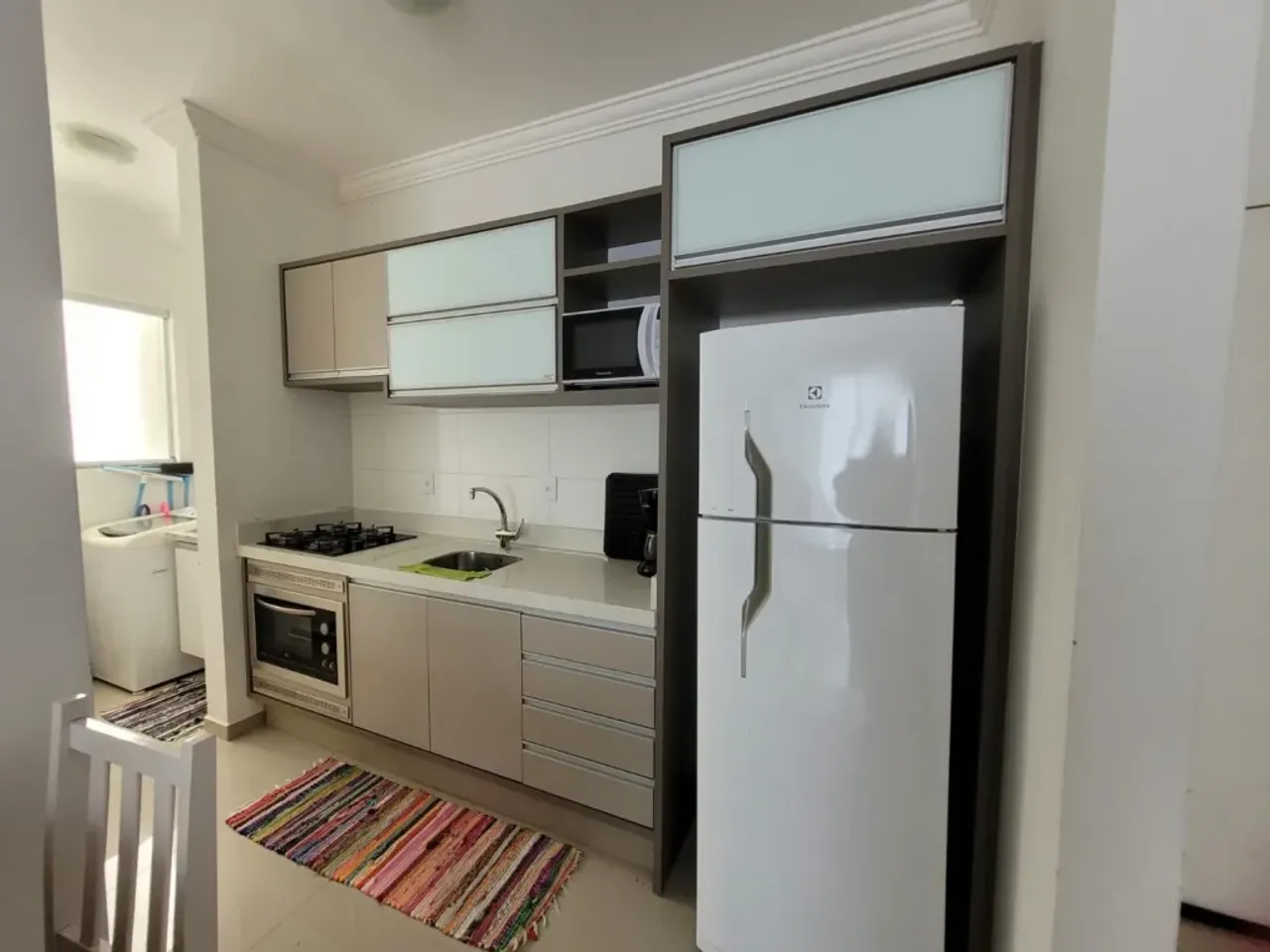 Apartamento mobiliado com 2 quartos e varanda — photo 2
