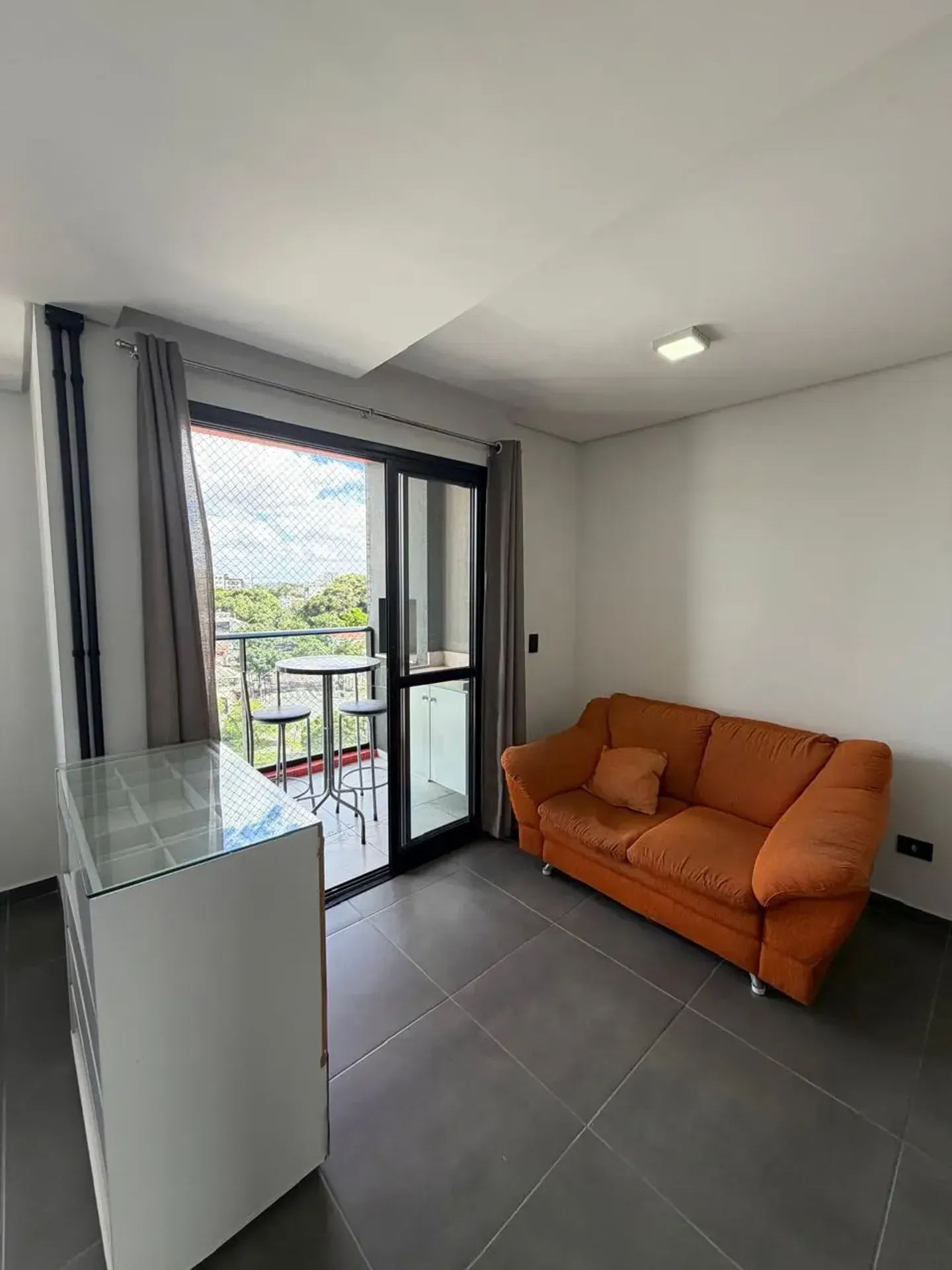 Furnished 1-bedroom apartment with balcony and barbecue — photo 4