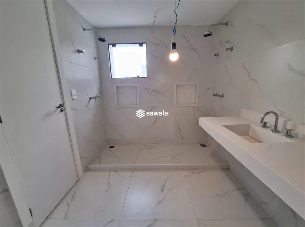Triplex house 450 m² with 5 bedrooms and 5 bathrooms — photo 26