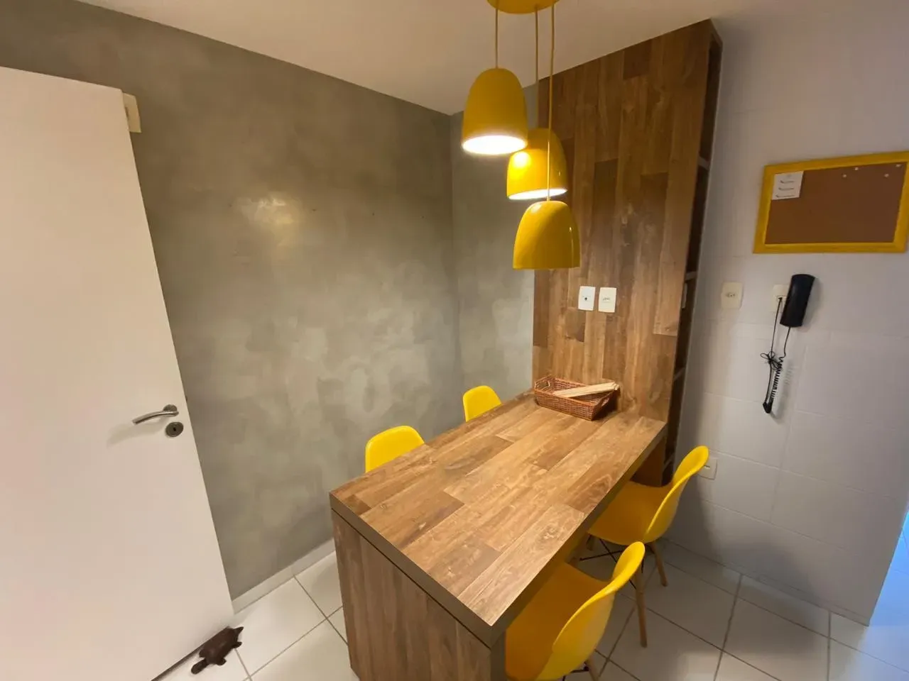 Apartment on the 13th floor with a glass-enclosed balcony — photo 23