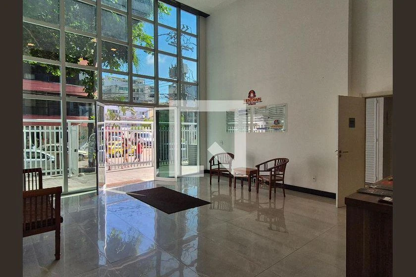 Furnished apartment with a glassed-in balcony — photo 31