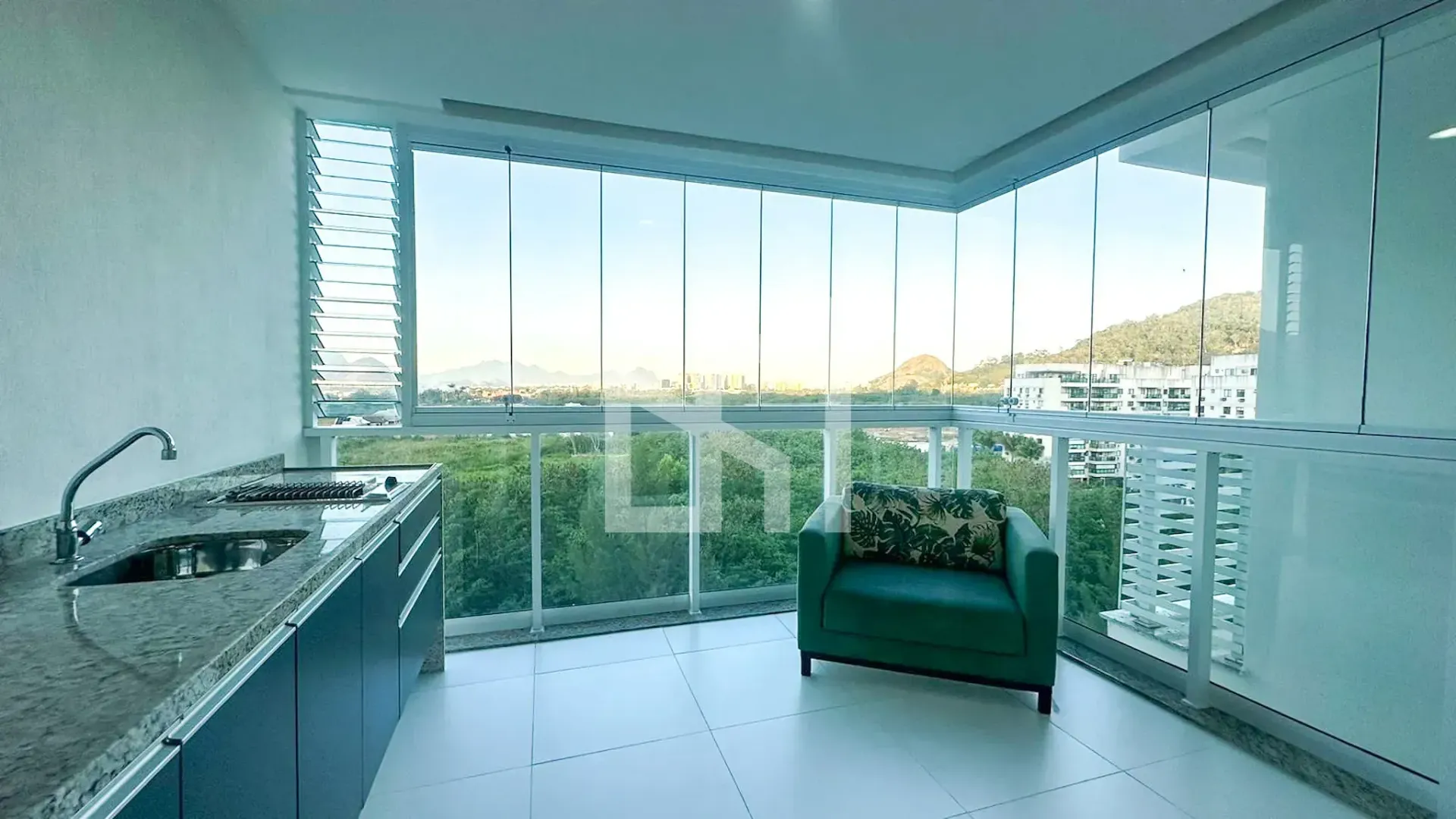 Mountain view in a 2-bedroom apartment, 69 m² — photo 19