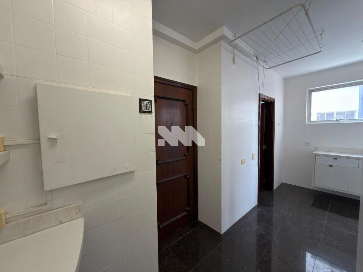Rental apartment with a closed kitchen and gas stove — photo 35