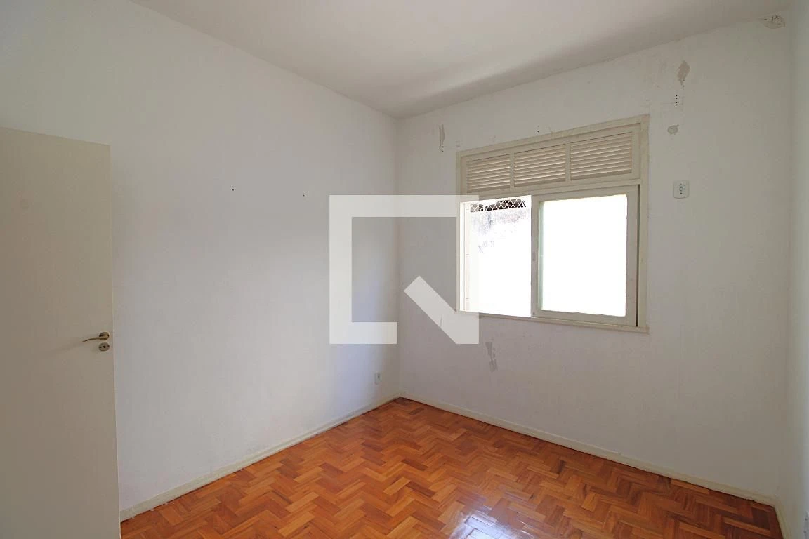 House with no parking, 2 bedrooms and 1 bathroom — photo 26