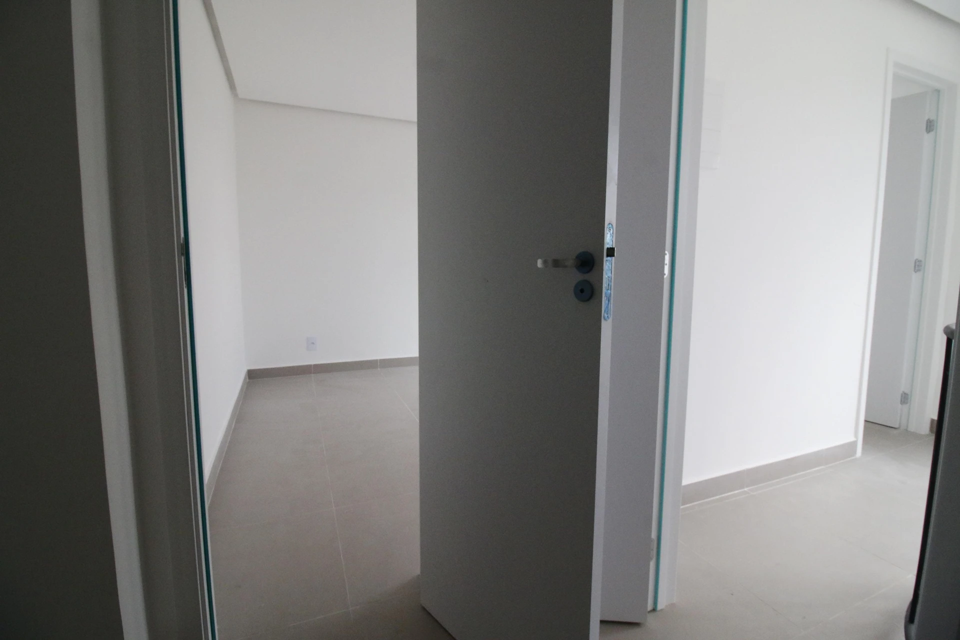Home office in a 2-bedroom apartment, 130 m² — photo 18