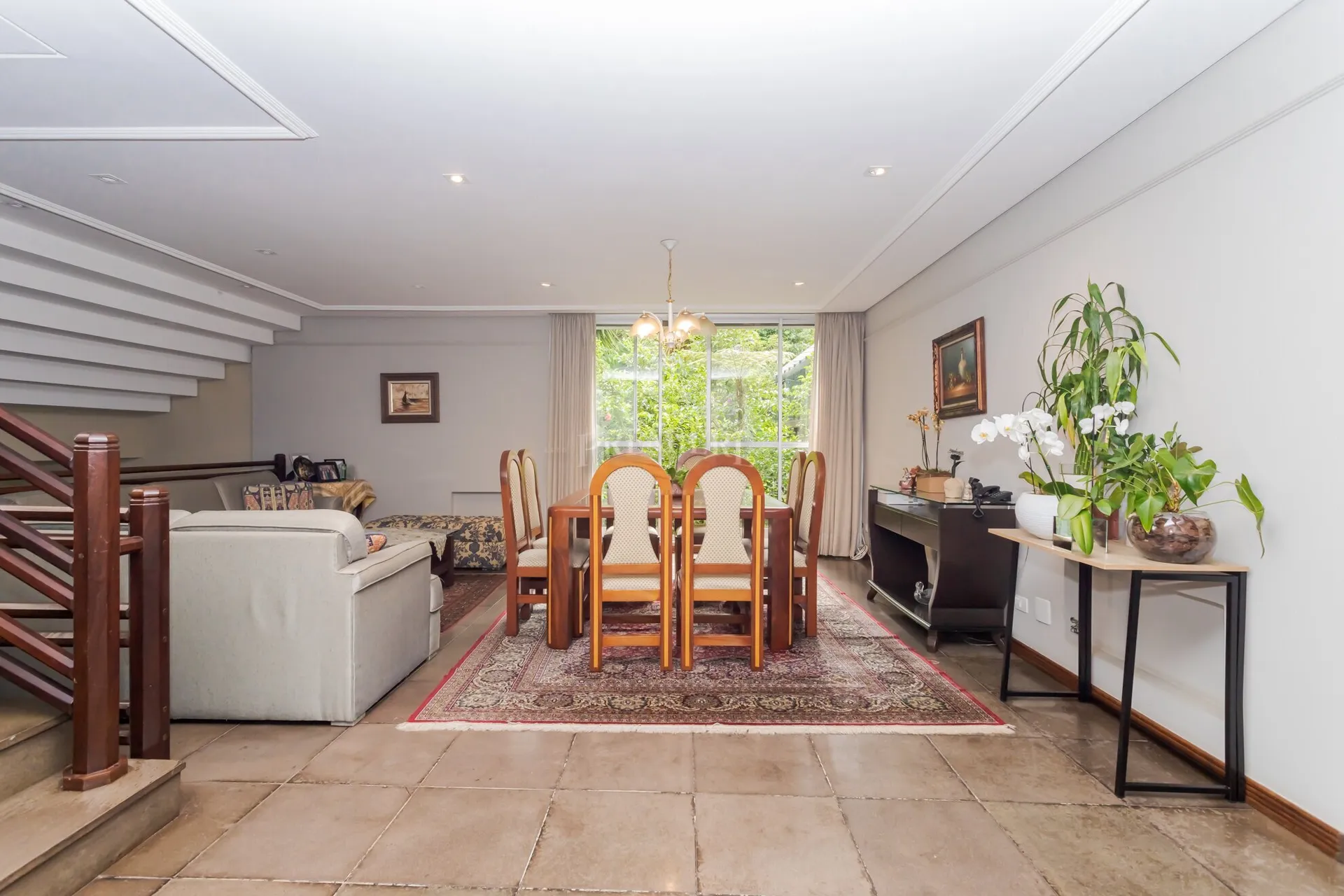 Меблированный дом с 4 спальнями и 5 ванными 716 м² — photo 22