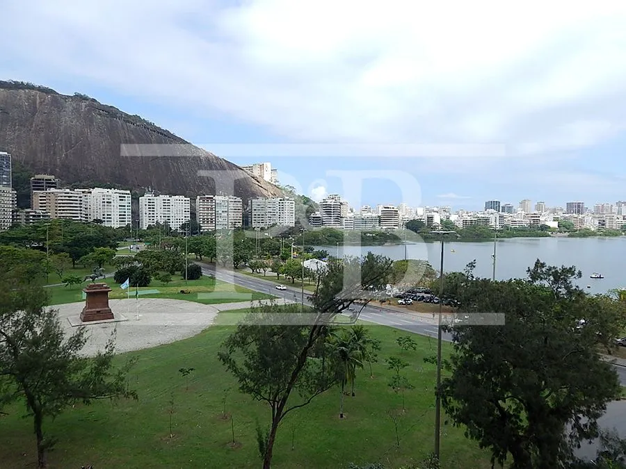 4-bedroom apartment with 319 m² and 4 parking spaces — photo 2
