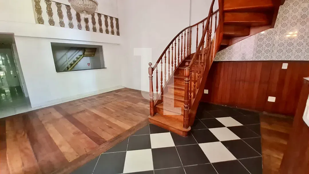 Casa sem mobília com 4 quartos e 4 banheiros — photo 8