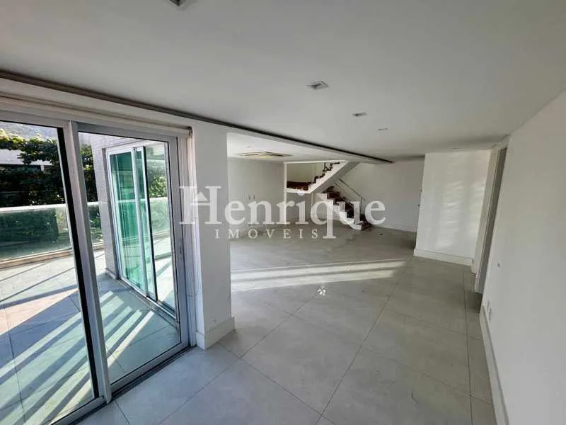 Triplex penthouse with 3 bedrooms and 3 bathrooms — photo 6