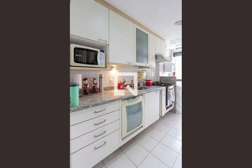 Furnished 85 m² apartment with 2 bedrooms and 2 bathrooms — photo 17