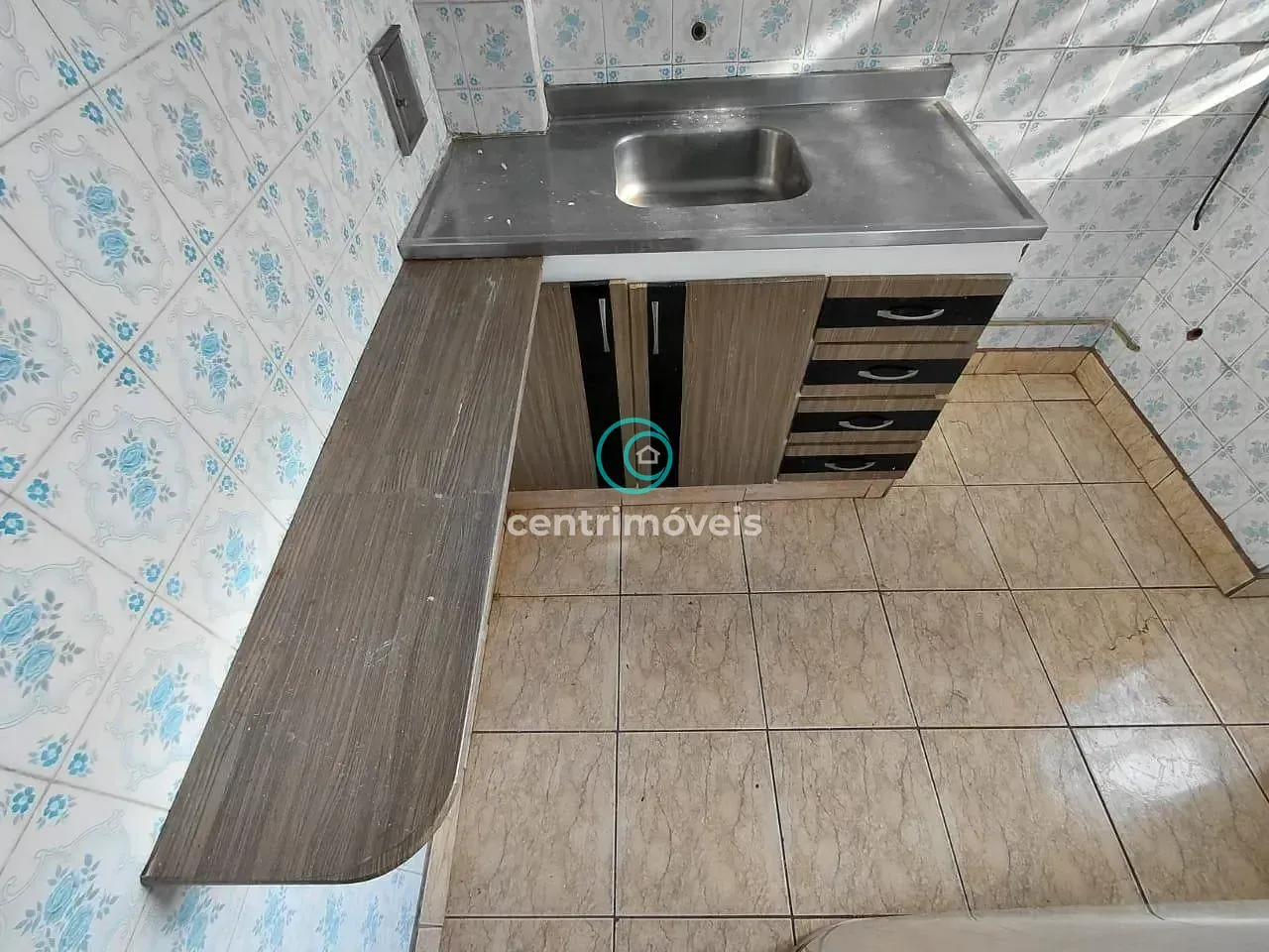 Apartamento com 2 quartos, 1 banheiro e 1 vaga — photo 2