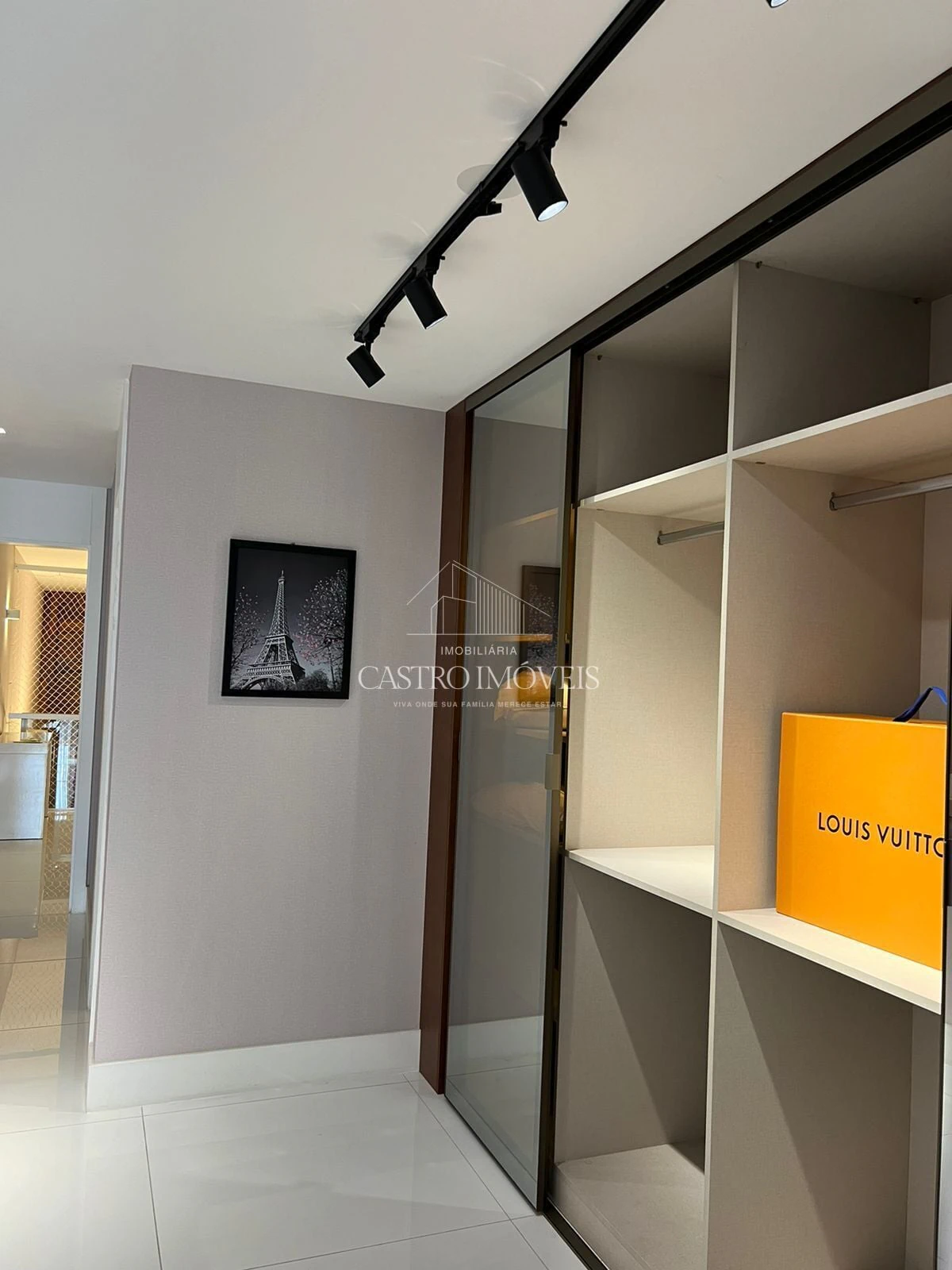 House 980 m² with 4 en-suite bedrooms and gas kitchen — photo 14