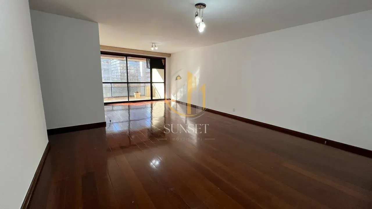 Apartamento, 150 m², com closet — photo 2
