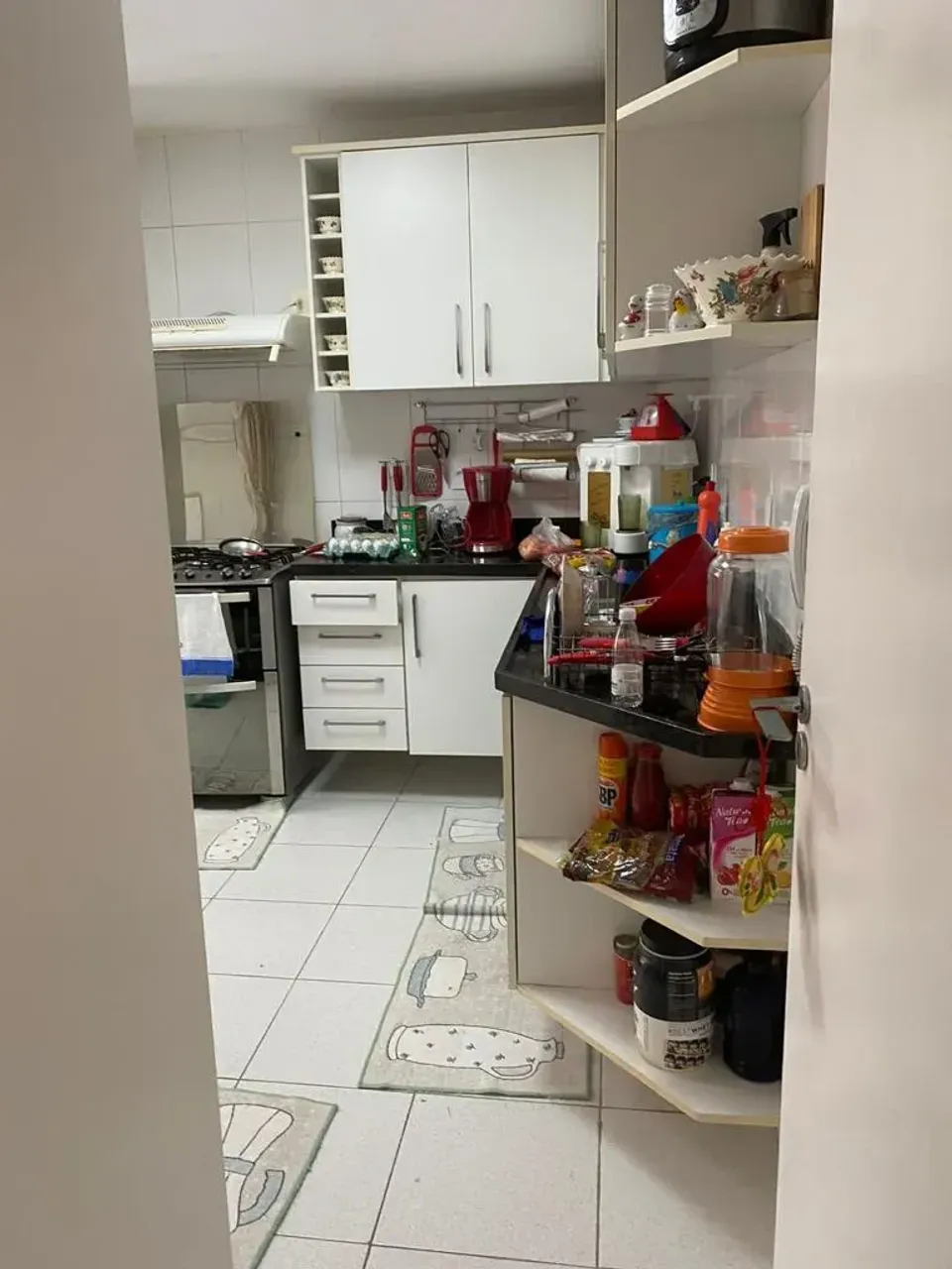 Casa com cozinha fechada e fogão a gás, 350 m² — photo 2