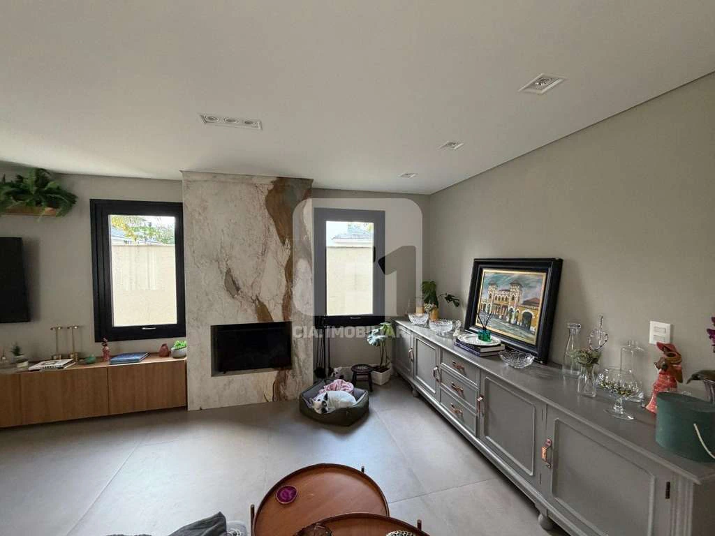 Casa de 4 quartos (4 suítes) com 4 vagas e piscina — photo 2