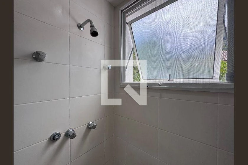 Condo house with 6 en-suite bedrooms and private garden — photo 48