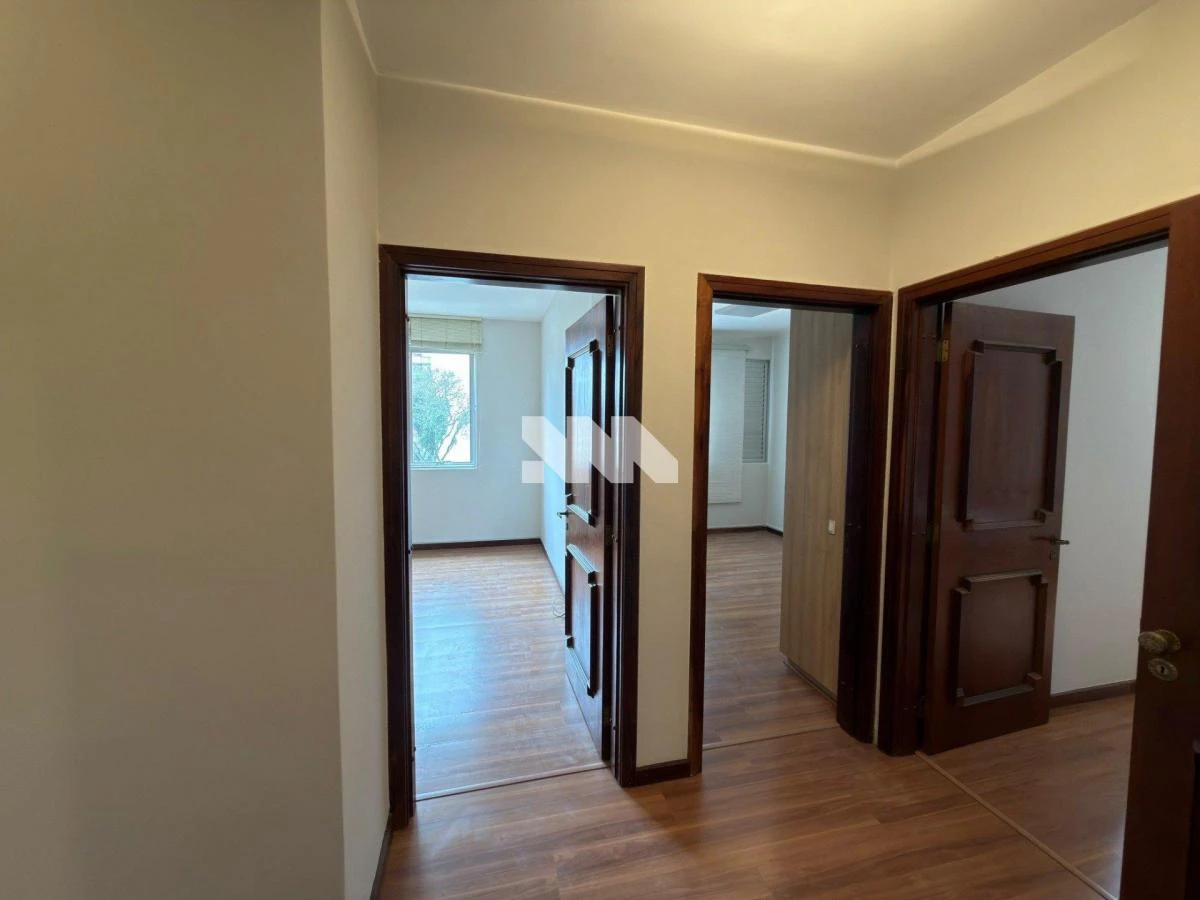 Rental apartment with a closed kitchen and gas stove — photo 37
