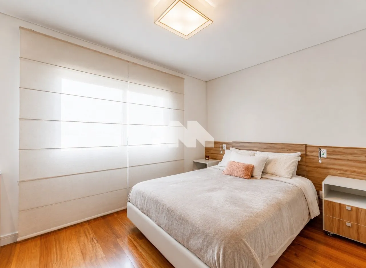 Furnished apartment with 4 bedrooms and 231 m² — photo 8