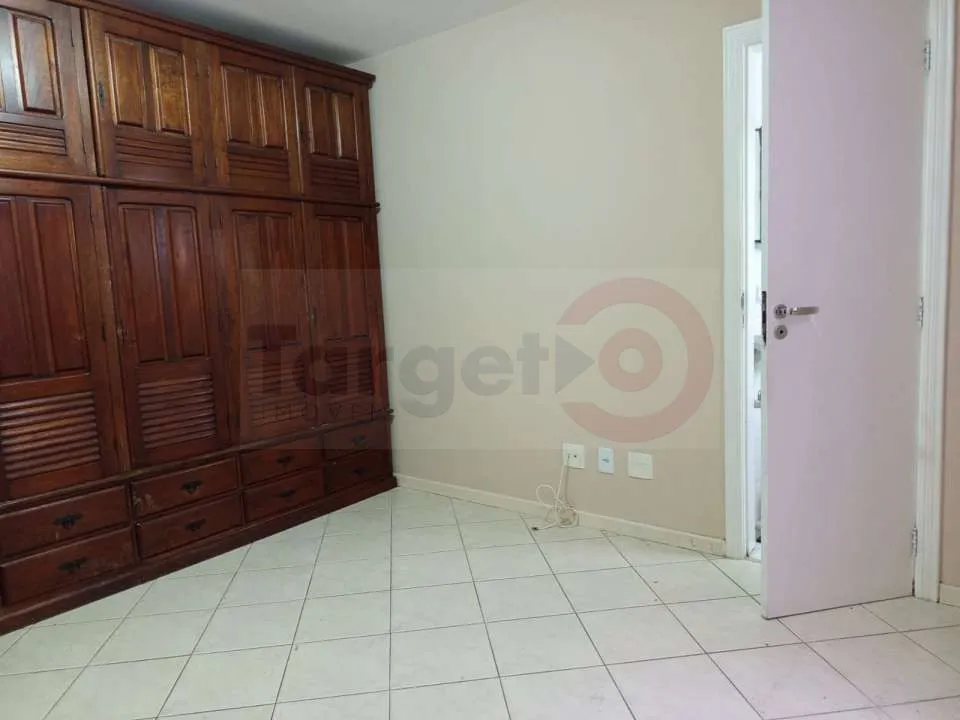 Home office in a 4-bedroom apartment, 230 m² — photo 10