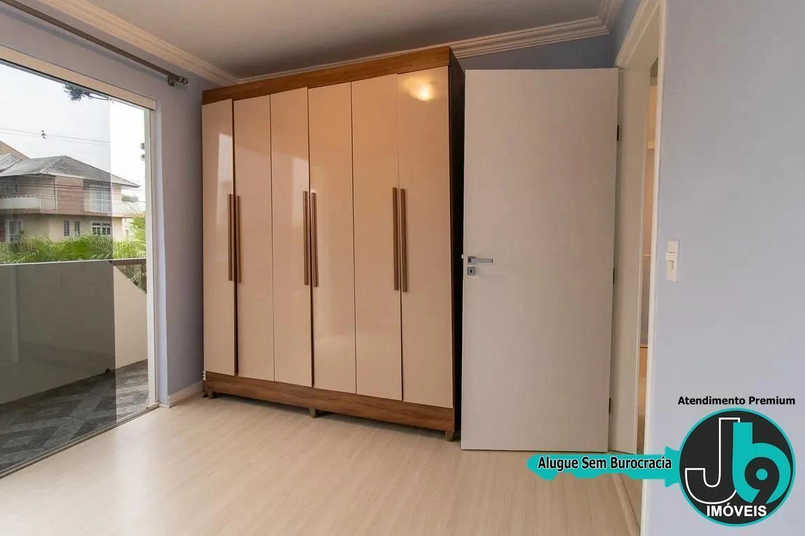 212 m² house with a home office and a glass-enclosed balcony — photo 9