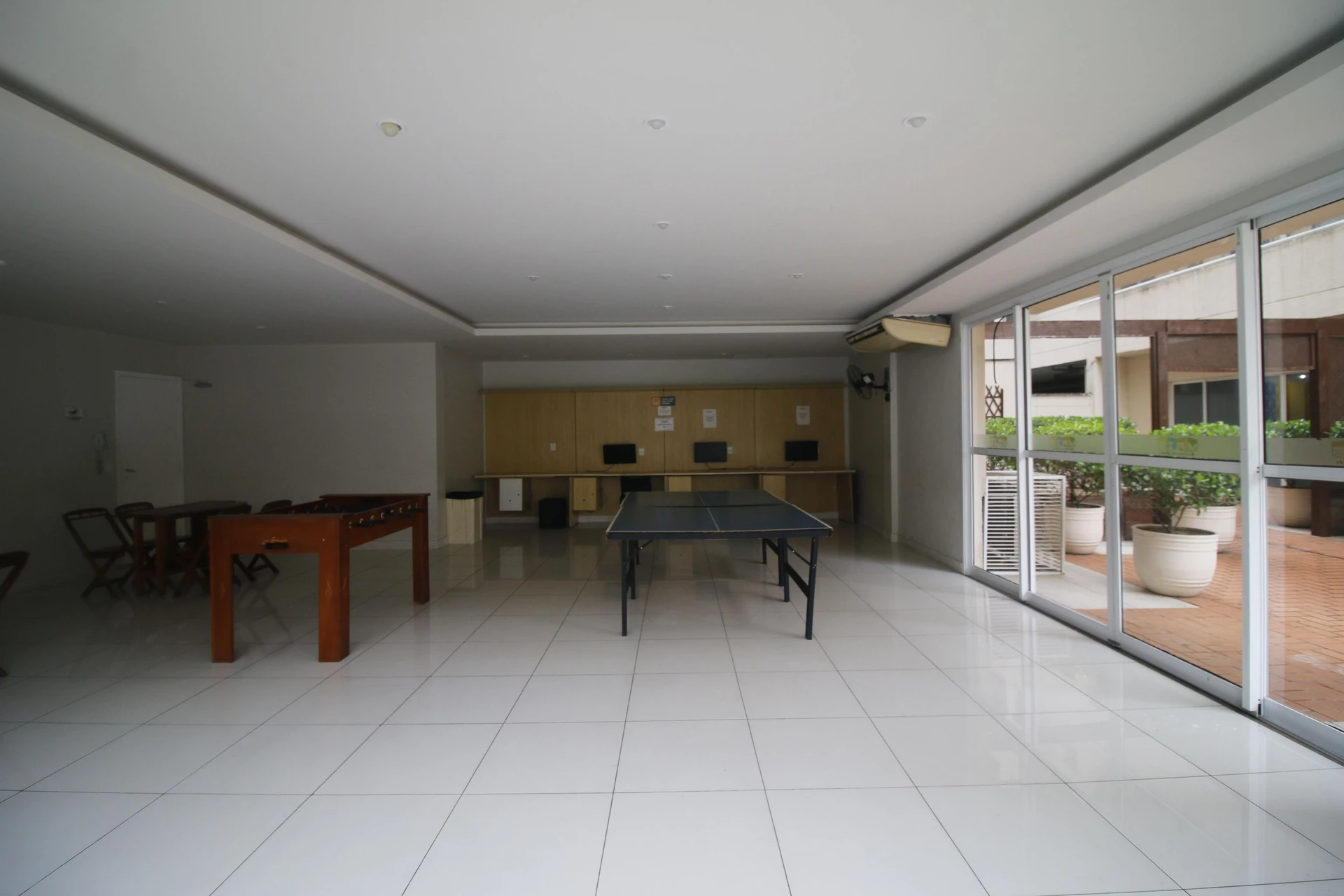 2-bedroom apartment in a building with a sauna — photo 36