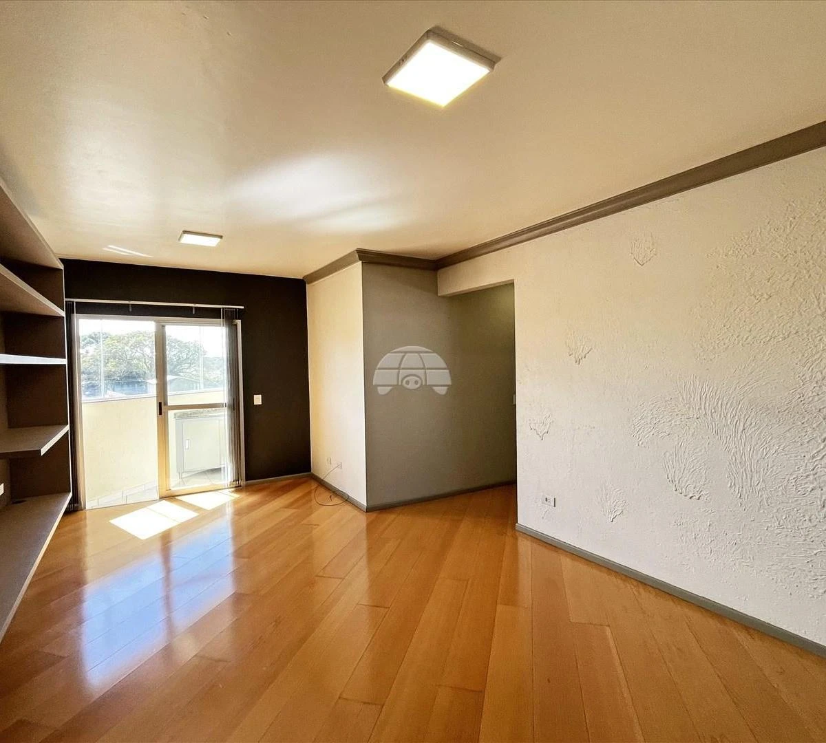 2-bedroom apartment with balcony, en-suite and 1 parking